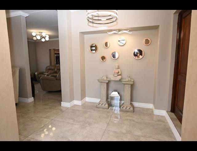 4 BEDROOM HOUSE FOR SALE IN LONEHILL